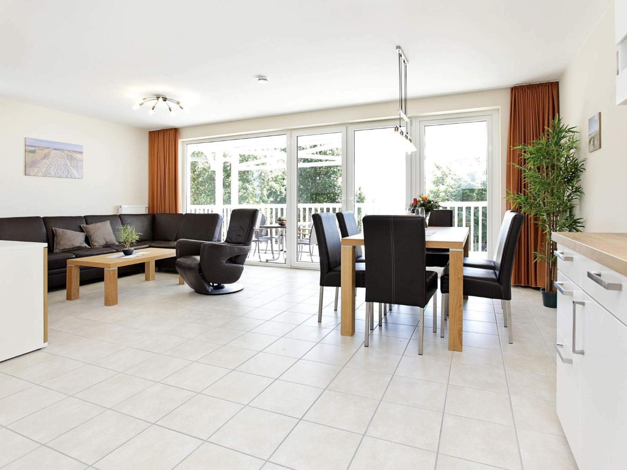 Two-bedroom In 6 Apartment *