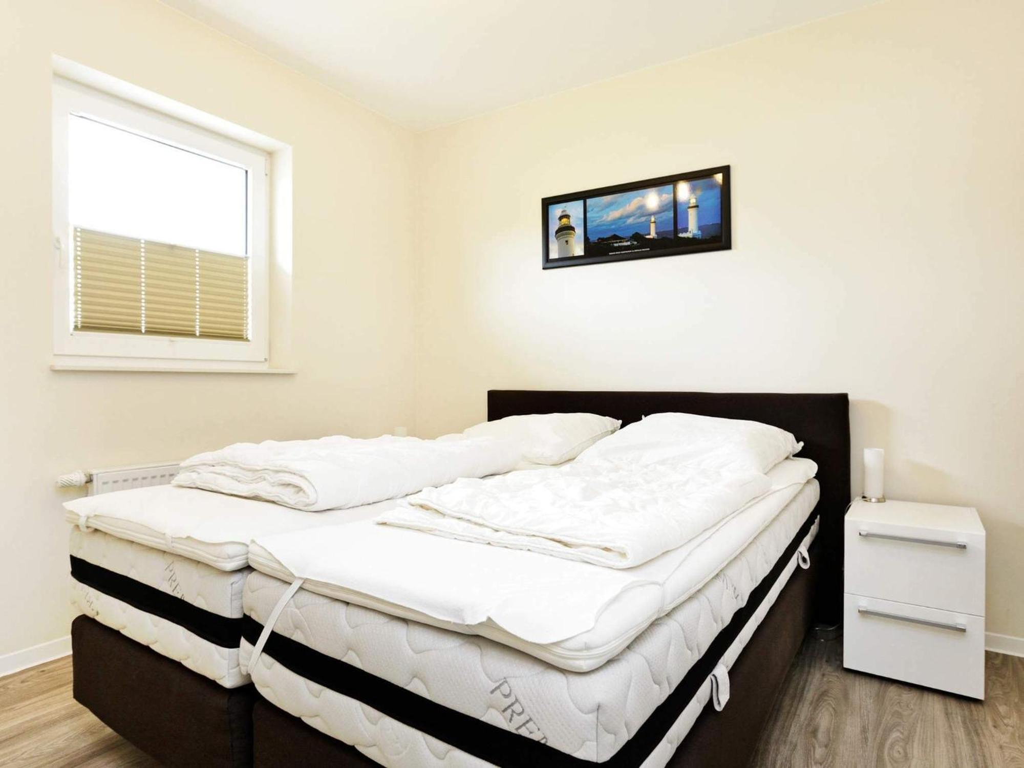 Two-bedroom In 6 Apartment